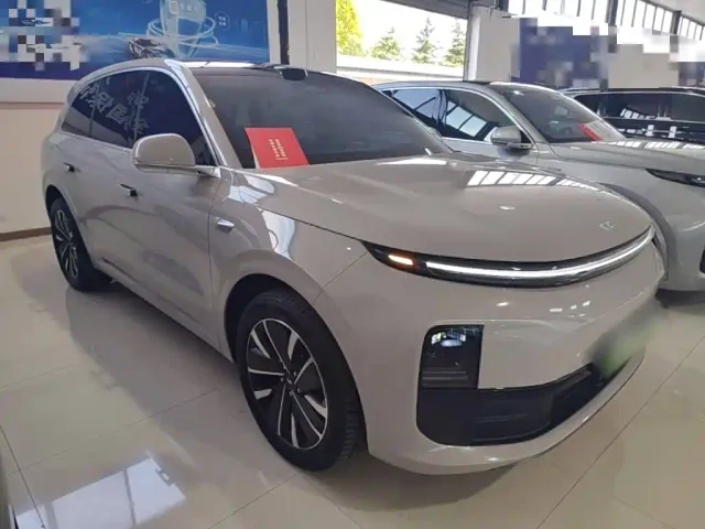 Li Auto L6 — Фото автомобиля 3