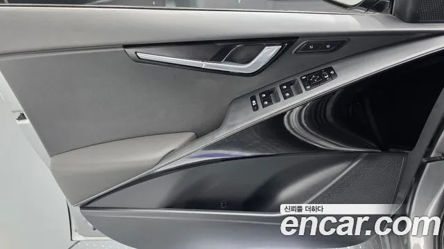 Kia Niro — Фото автомобиля 6