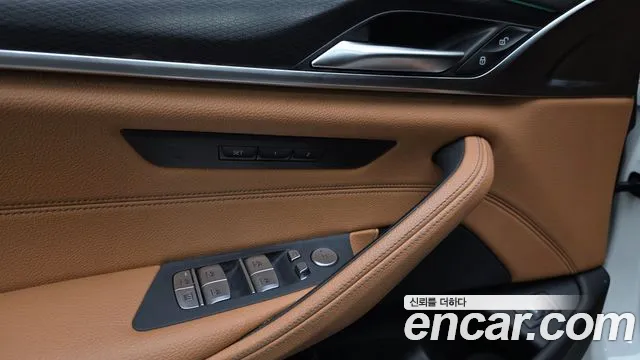 BMW 5 Series G30 — Фото автомобиля 29