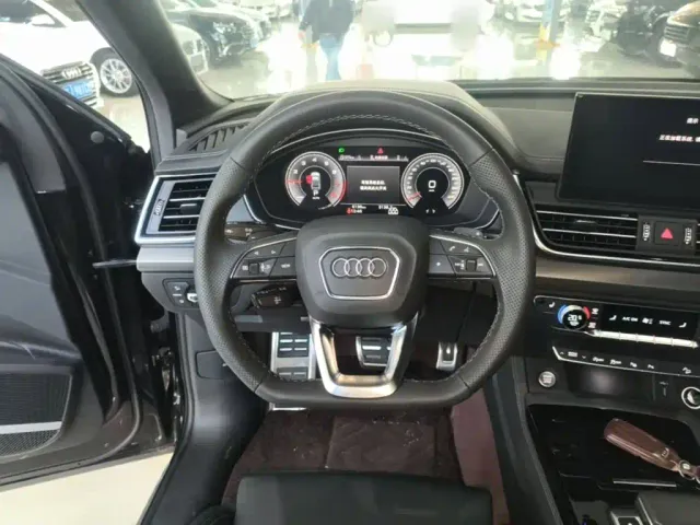Audi Q5L — Фото автомобиля 10