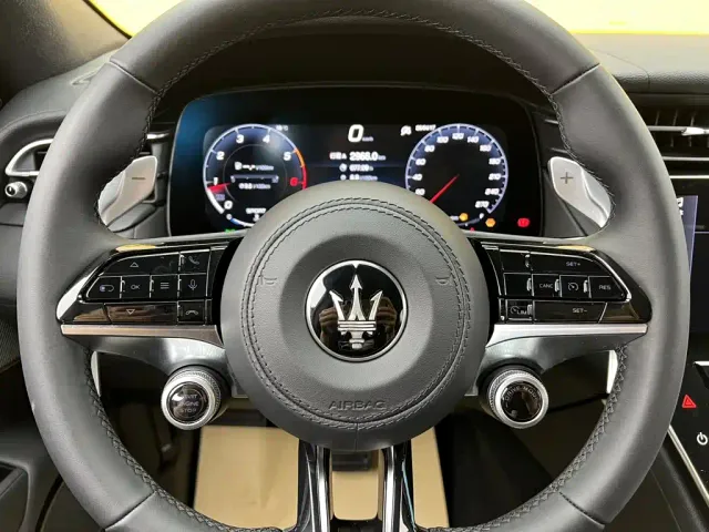 Maserati Grecale — Фото автомобиля 10