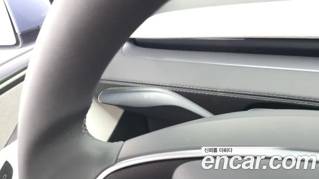 Tesla Model Y — Фото автомобиля 29
