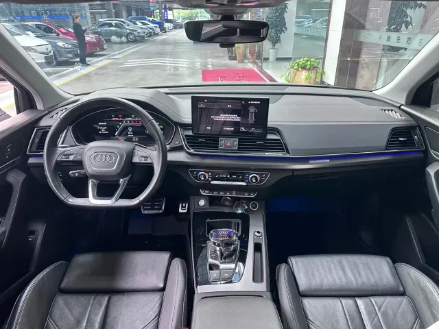 Audi Q5L — Фото автомобиля 6