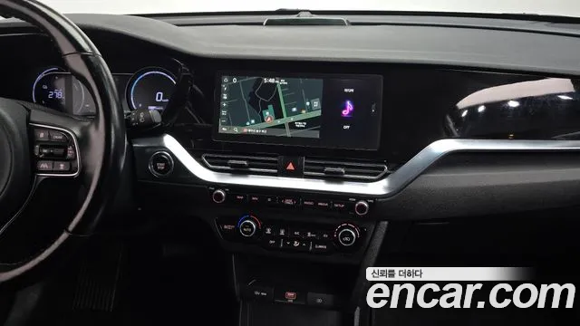 Kia Niro — Фото автомобиля 19