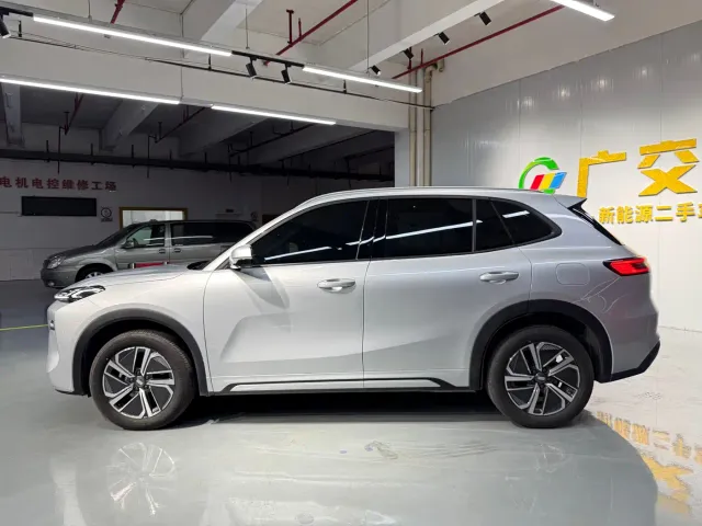 Geely Galaxy Starship 7 EM-i — Фото автомобиля 6