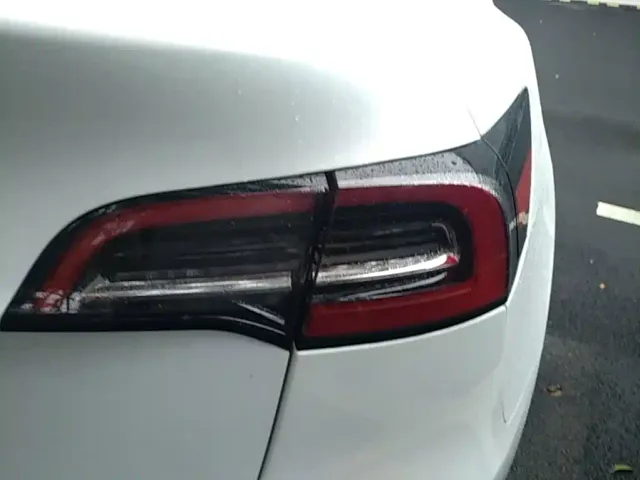 Tesla Model Y — Фото автомобиля 7