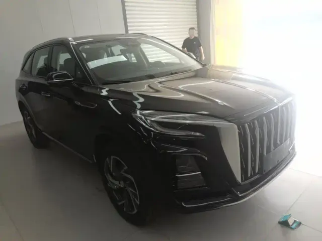 Hongqi HS3 PHEV — Фото автомобиля 3