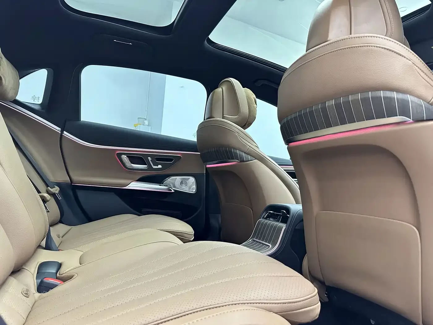 Mercedes-Benz Mercedes-Benz E-Class 2025 E 300 L Luxury — Фото автомобиля 14