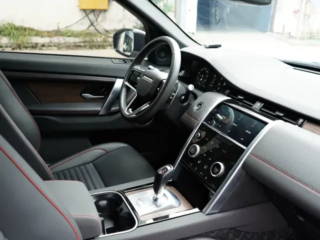 Land Rover Discovery Sport — Фото автомобиля 10