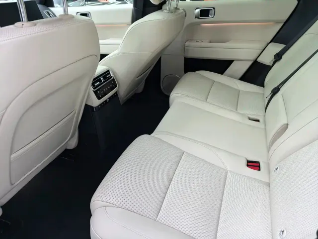 Li Auto L6 — Фото автомобиля 6