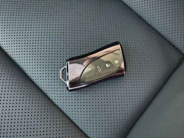Lexus ES — Фото автомобиля 8