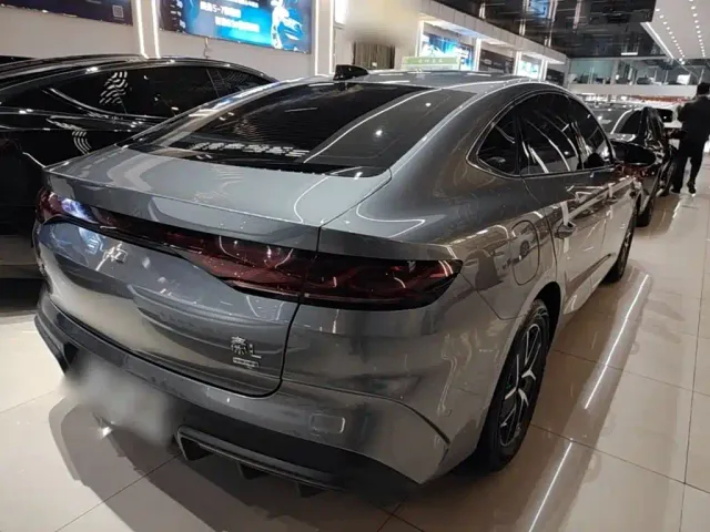 BYD Qin L — Фото автомобиля 6