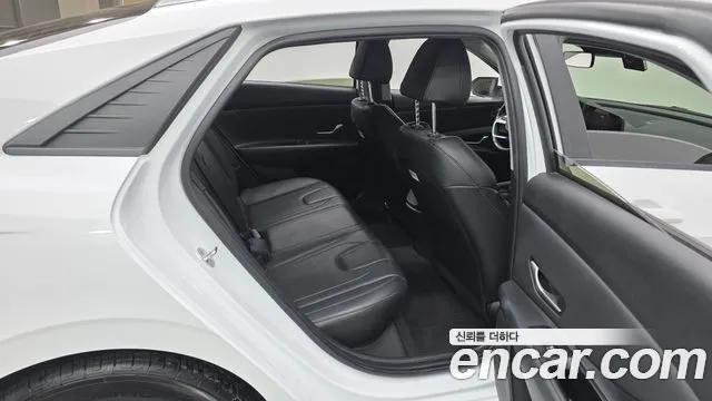 Hyundai AVANTE Avante (CN7) — Фото автомобиля 11