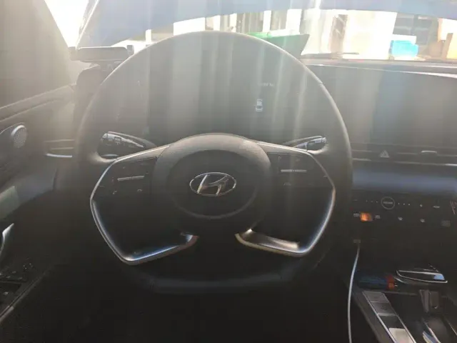 Hyundai Elantra — Фото автомобиля 11