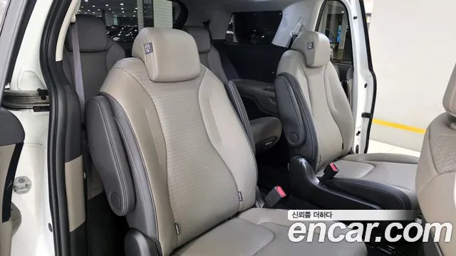 Kia Carnival — Фото автомобиля 15