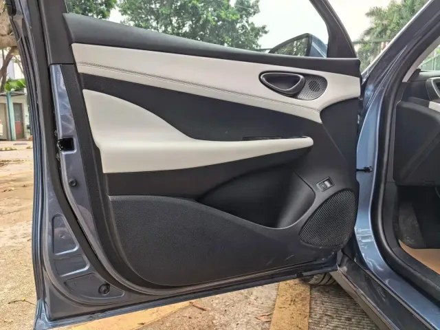 BYD Seal 05 DM-i — Фото автомобиля 9