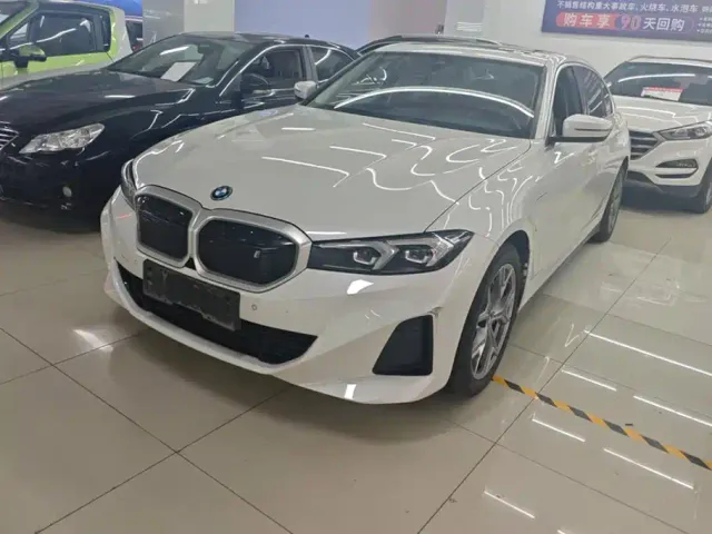 Фотография автомобиля — BMW i3