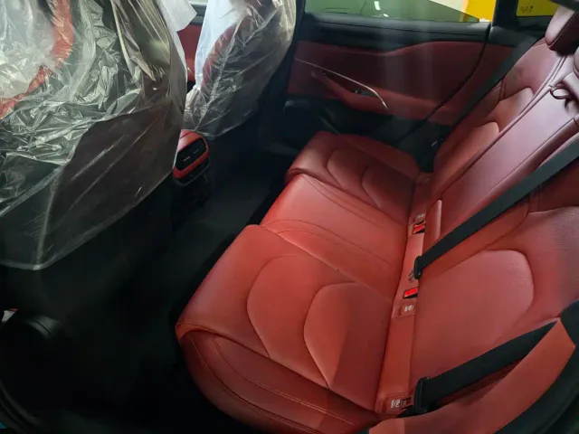 Xiaomi SU7 — Фото автомобиля 8