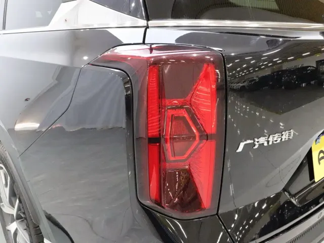 GAC Trumpchi GS8 — Фото автомобиля 18