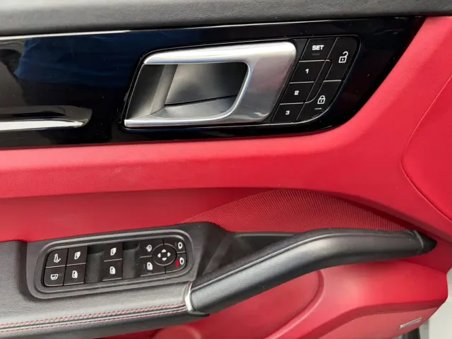 Porsche Cayenne New Energy 2021 Cayenne E-Hybrid 2.0T — Фото автомобиля 10