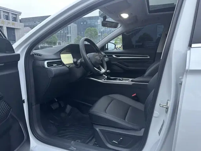 Geely Emgrand — Фото автомобиля 4