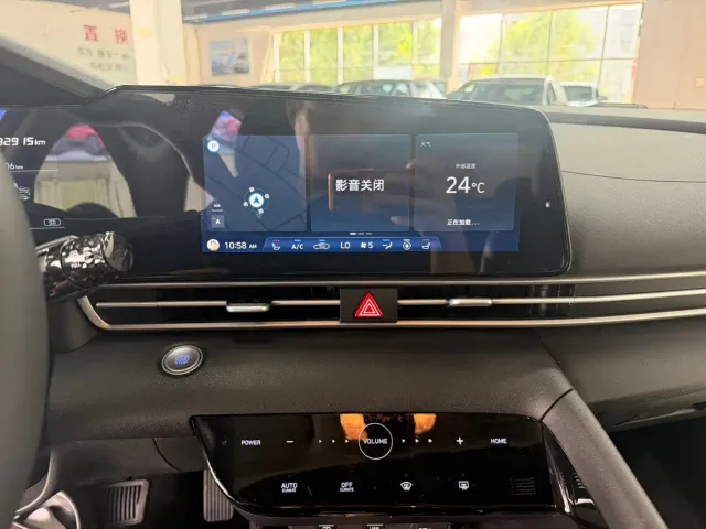 Hyundai Elantra — Фото автомобиля 11