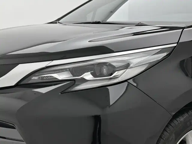 Toyota Sienna — Фото автомобиля 26