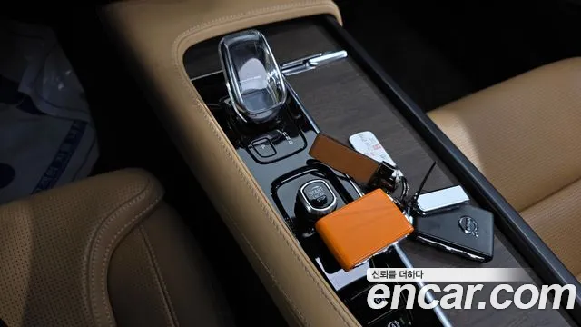 Volvo S90 — Фото автомобиля 9