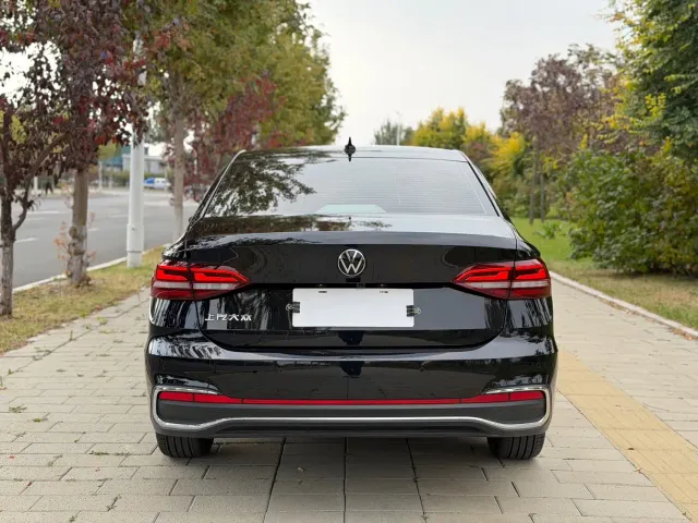 Volkswagen Lavida — Фото автомобиля 23