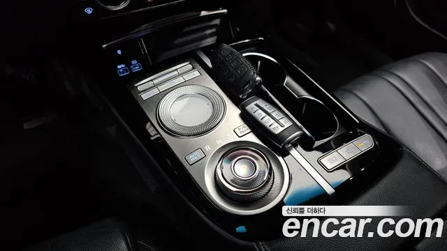 Genesis G80 RG3 — Фото автомобиля 12