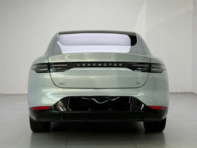 Leapmotor C01 — Фото автомобиля 5