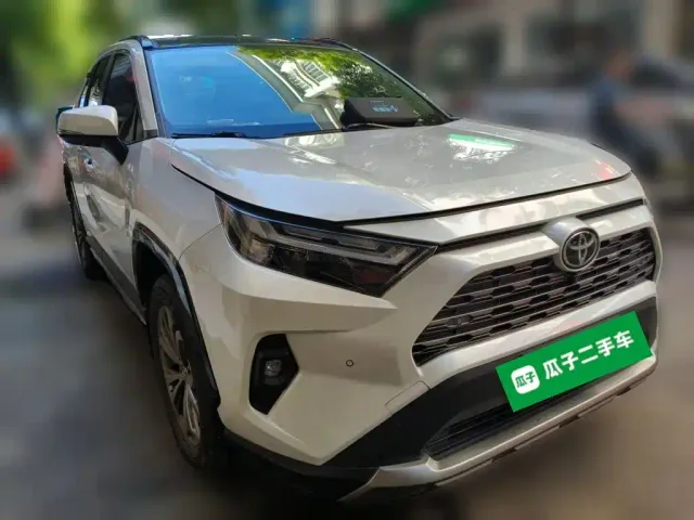 Toyota RAV4 — Фото автомобиля 23