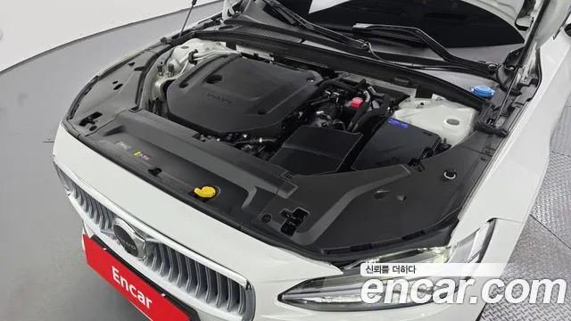 Volvo S90 — Фото автомобиля 9