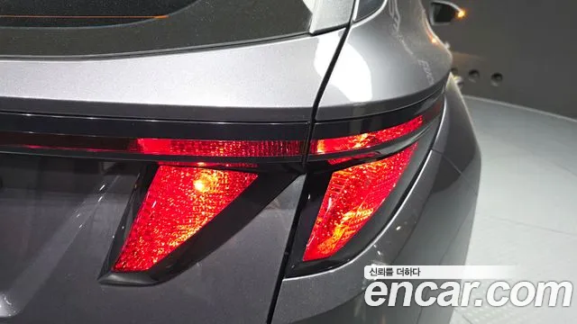 Hyundai Tucson Tucson (NX4) Бензин 1.6 турбо 2WD — Фото автомобиля 21
