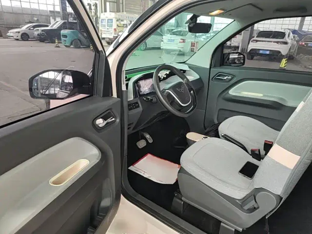 Wuling Hongguang Mini EV — Фото автомобиля 15