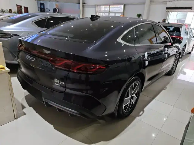 BYD Qin L — Фото автомобиля 4