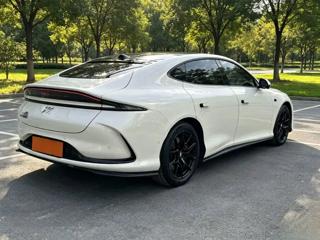 IM Motors L6 — Фото автомобиля 4