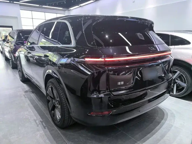 Li Auto L7 — Фото автомобиля 4