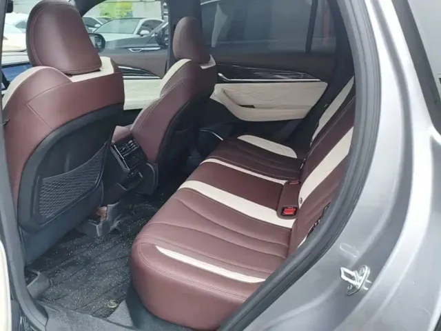 Geely Xingyue L — Фото автомобиля 12