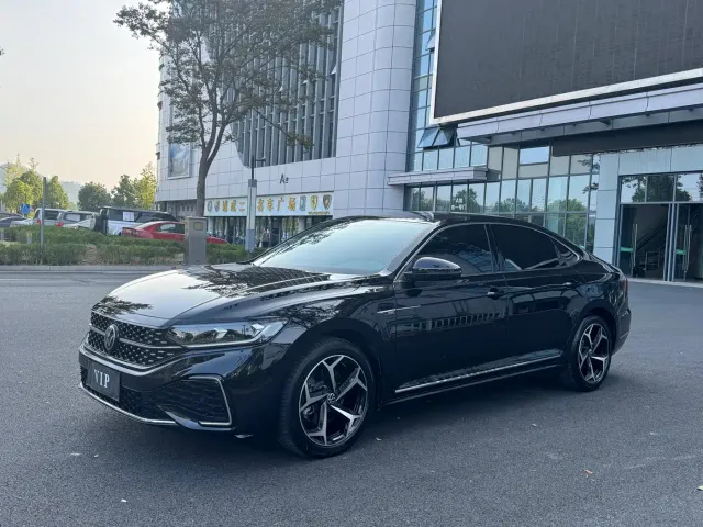 Фотография автомобиля — Volkswagen Passat