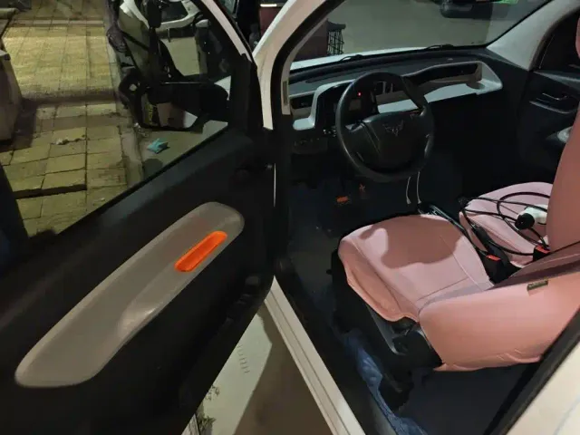 Wuling Hongguang Mini EV — Фото автомобиля 12