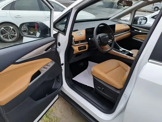 Maxus G50 PHEV — Фото автомобиля 15