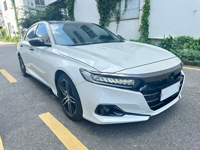 Honda Accord — Фото автомобиля 3