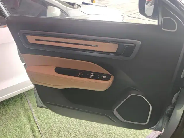 Geely ICON — Фото автомобиля 7