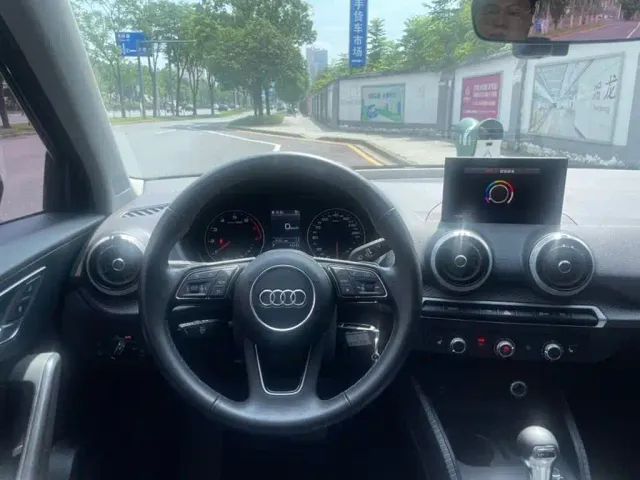 Audi Q2L — Фото автомобиля 12