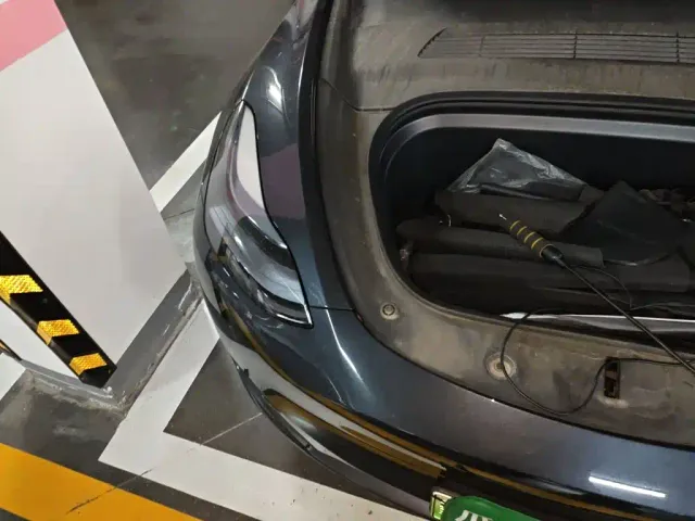 Tesla Model Y — Фото автомобиля 21