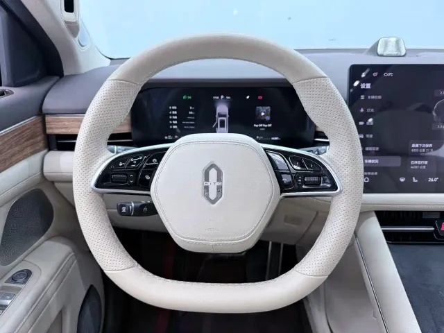 Aito M7 — Фото автомобиля 5