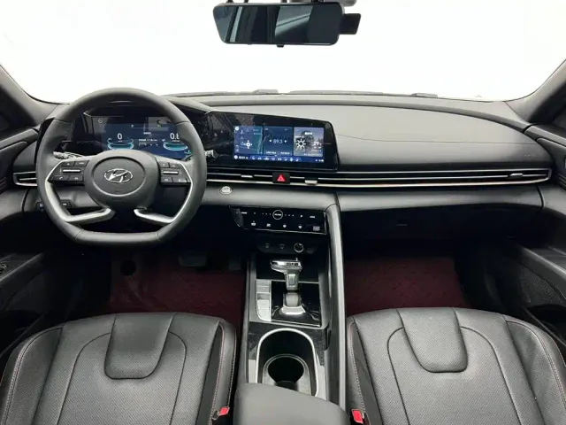 Hyundai Elantra — Фото автомобиля 25