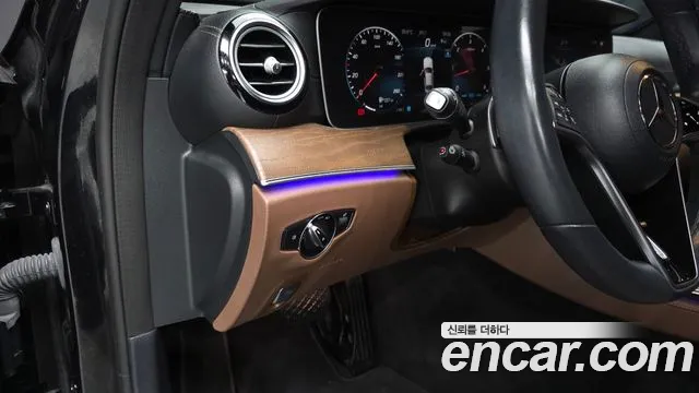 Mercedes-Benz E-Class W213 — Фото автомобиля 19