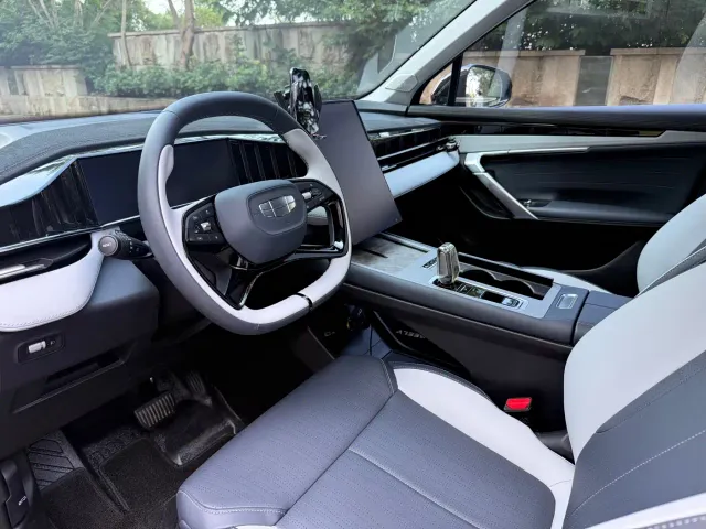 Geely Boyue L — Фото автомобиля 5